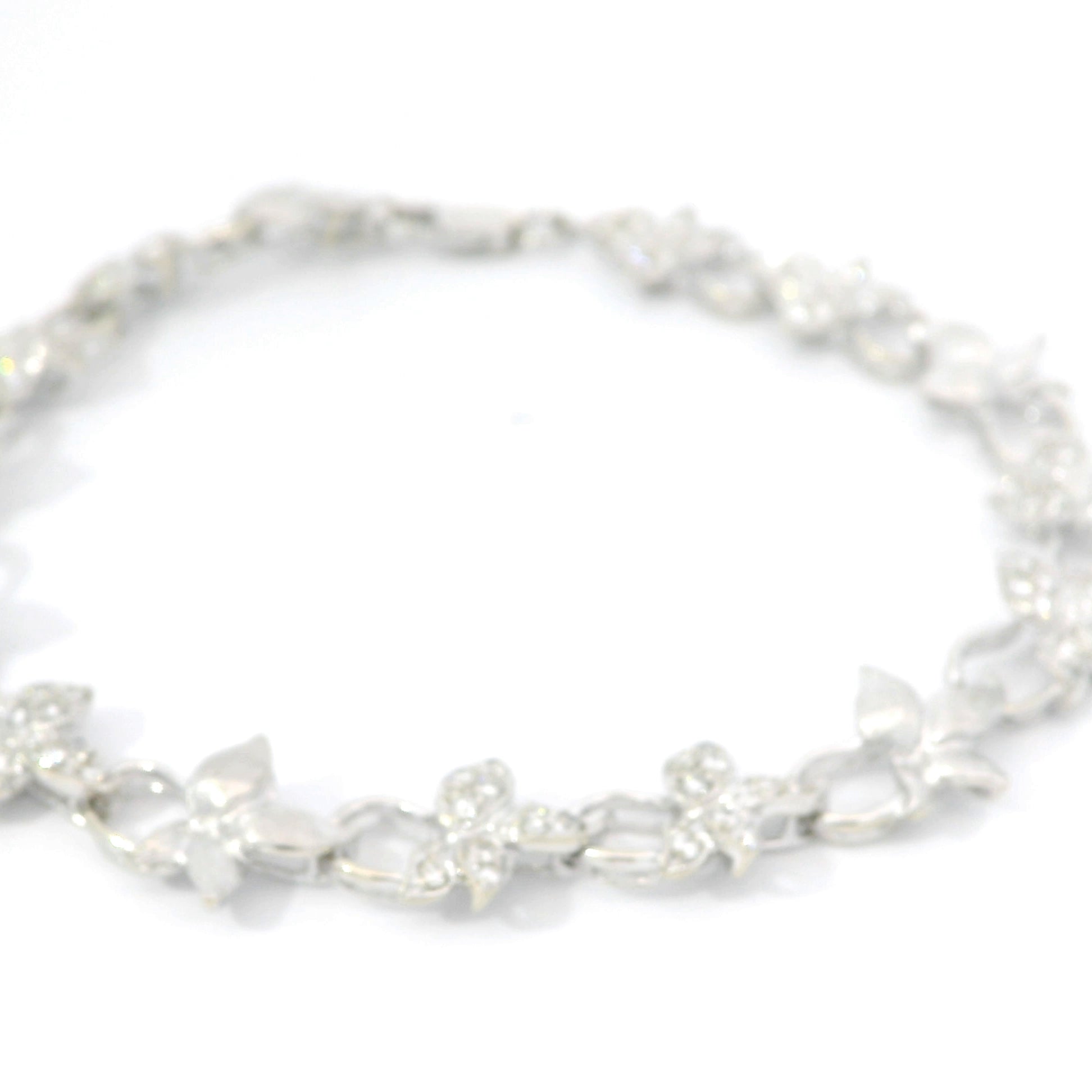 White Gold Bracelet with Round Cut Diamonds