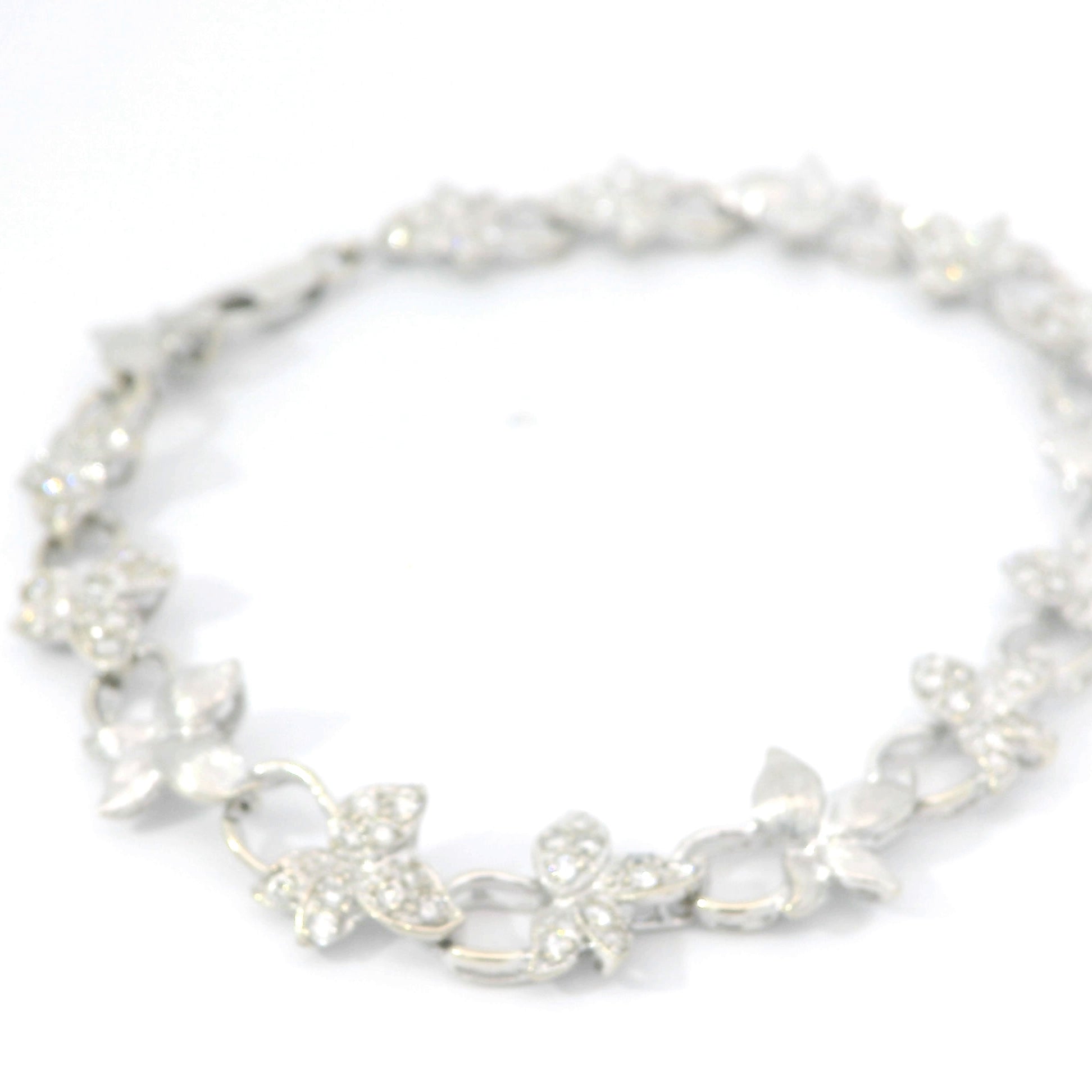 White Gold Bracelet with Round Cut Diamonds