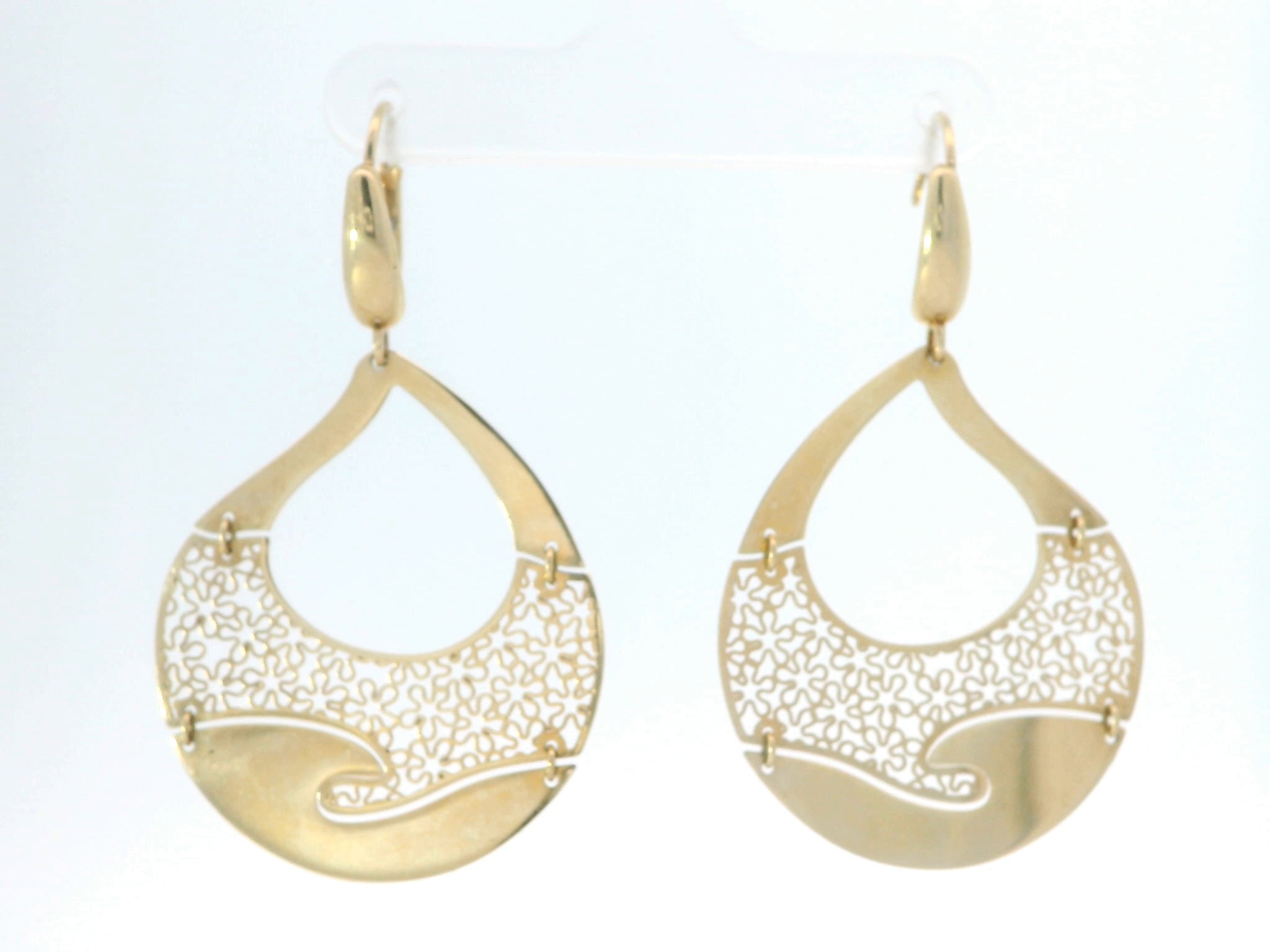 Elegant Gold Filigree Earrings