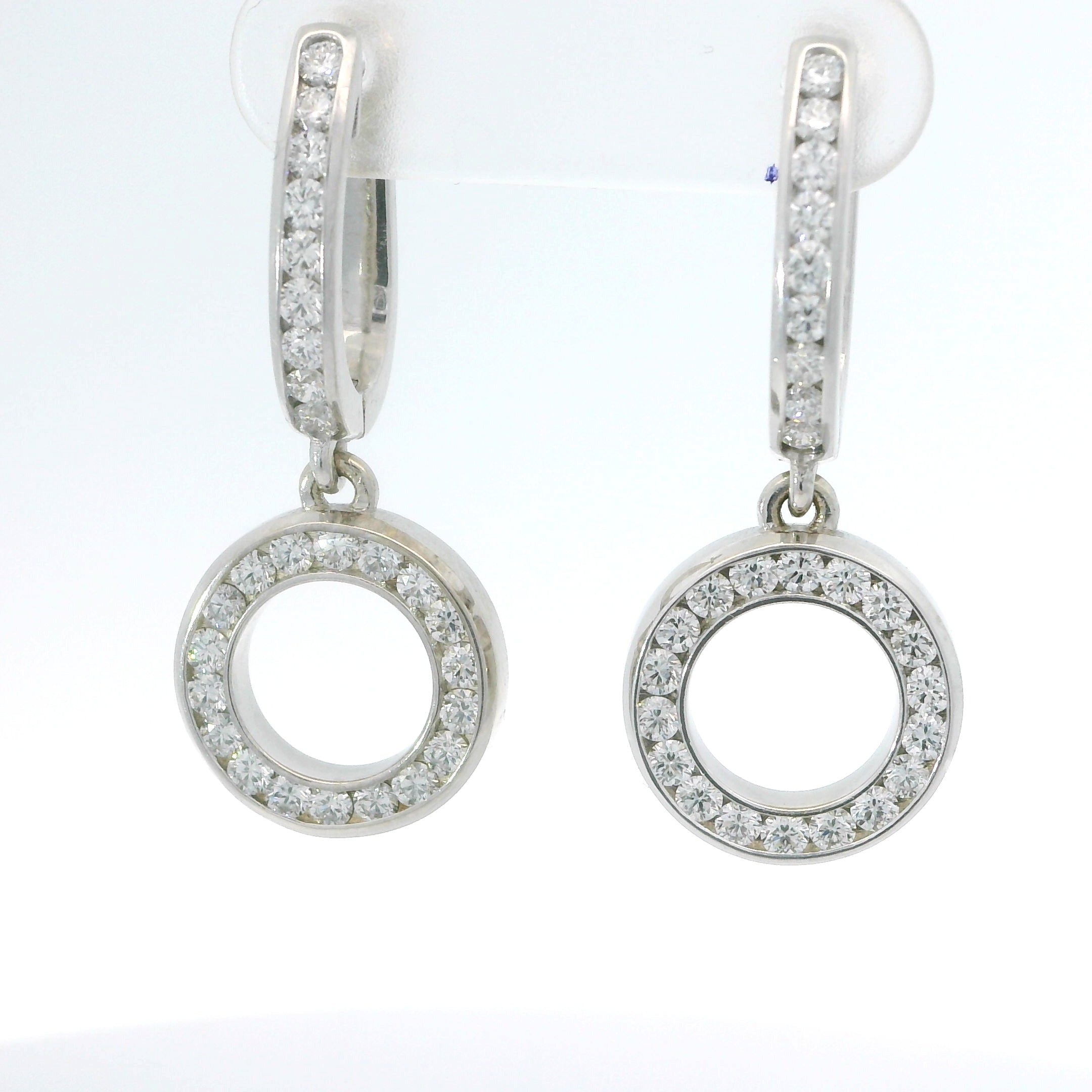 White Gold Dangle Earrings with Round Brilliant Diamonds
