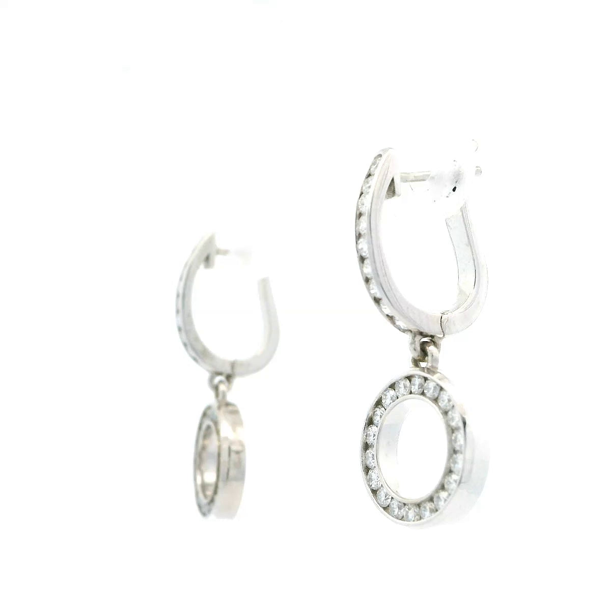 White Gold Dangle Earrings with Round Brilliant Diamonds