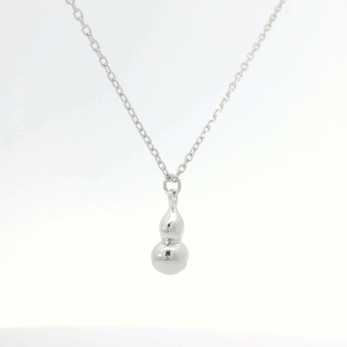 Elegant Silver Pendant Necklace