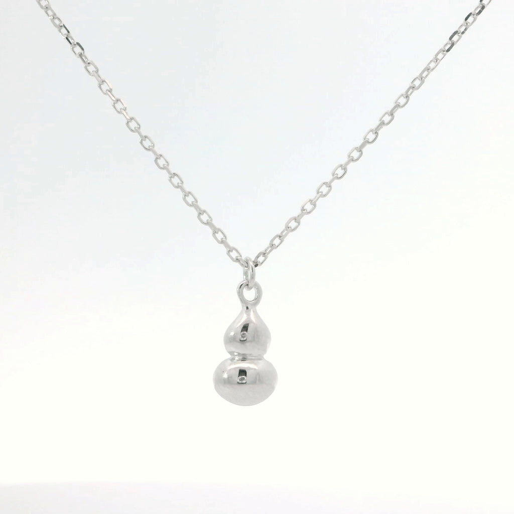 Elegant Silver Pendant Necklace