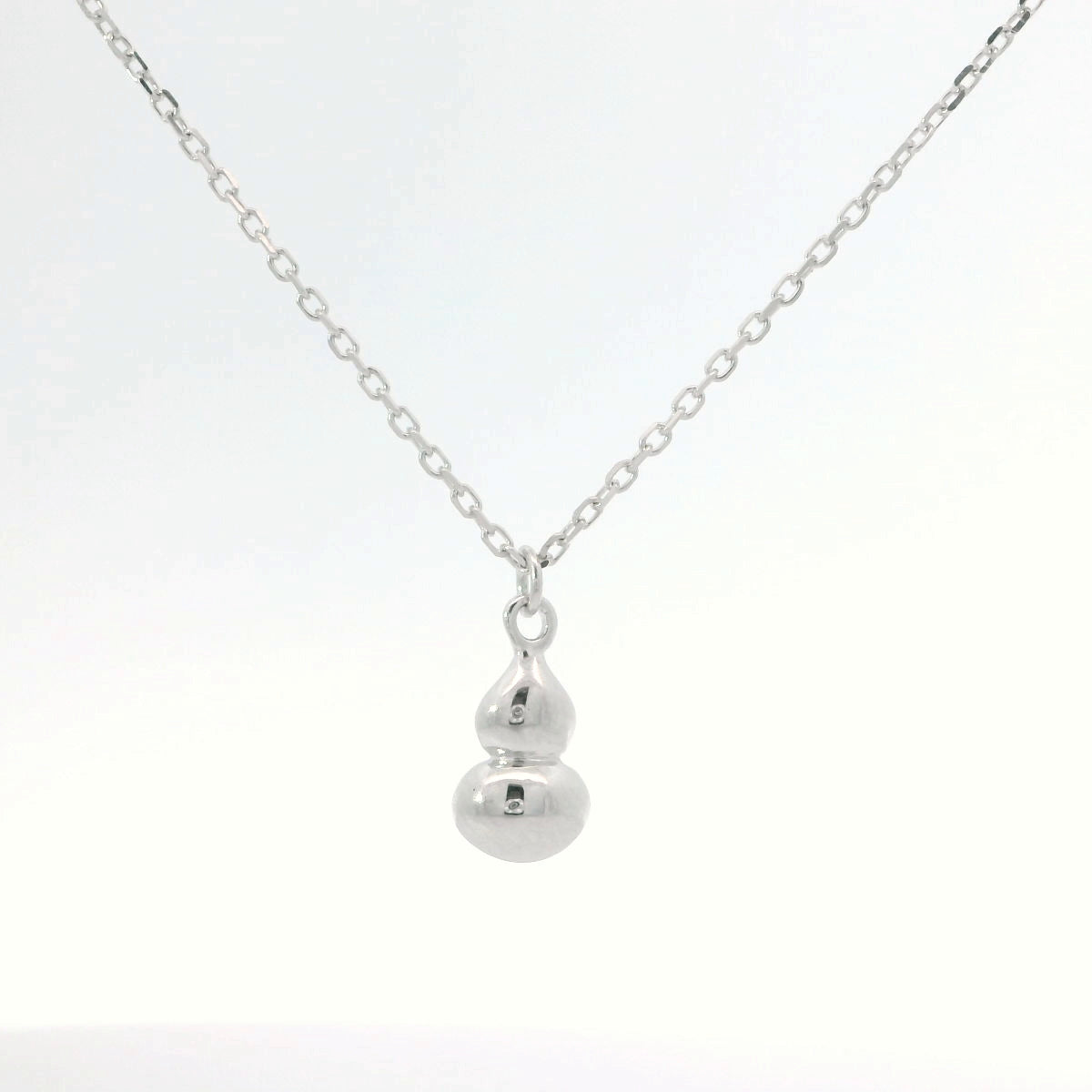 Elegant Silver Pendant Necklace