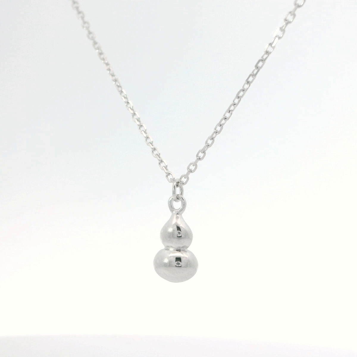 Elegant Silver Pendant Necklace