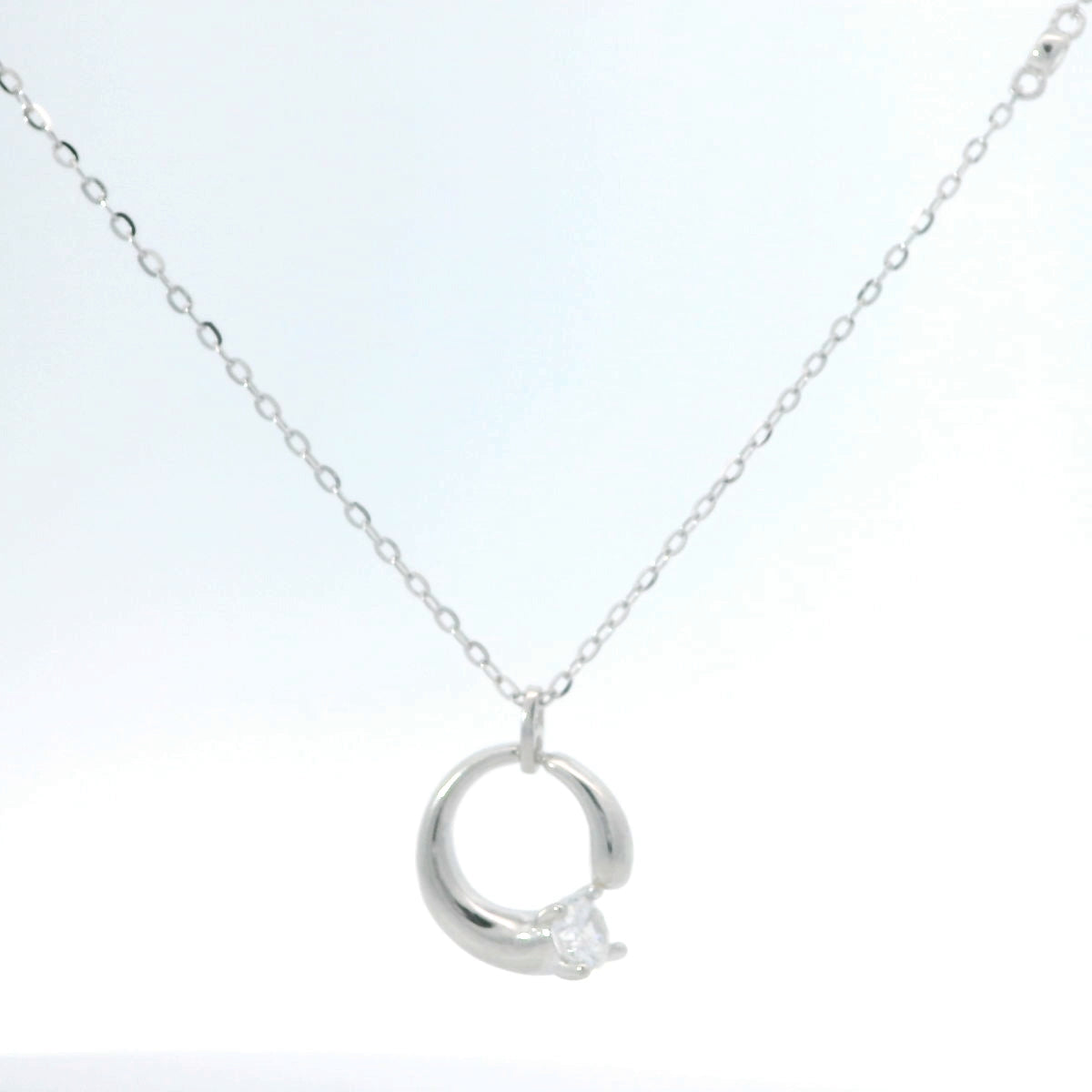 Elegant Silver Pendant with Sparkling Detail