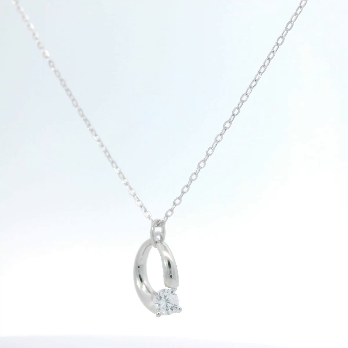 Elegant Silver Pendant with Sparkling Detail