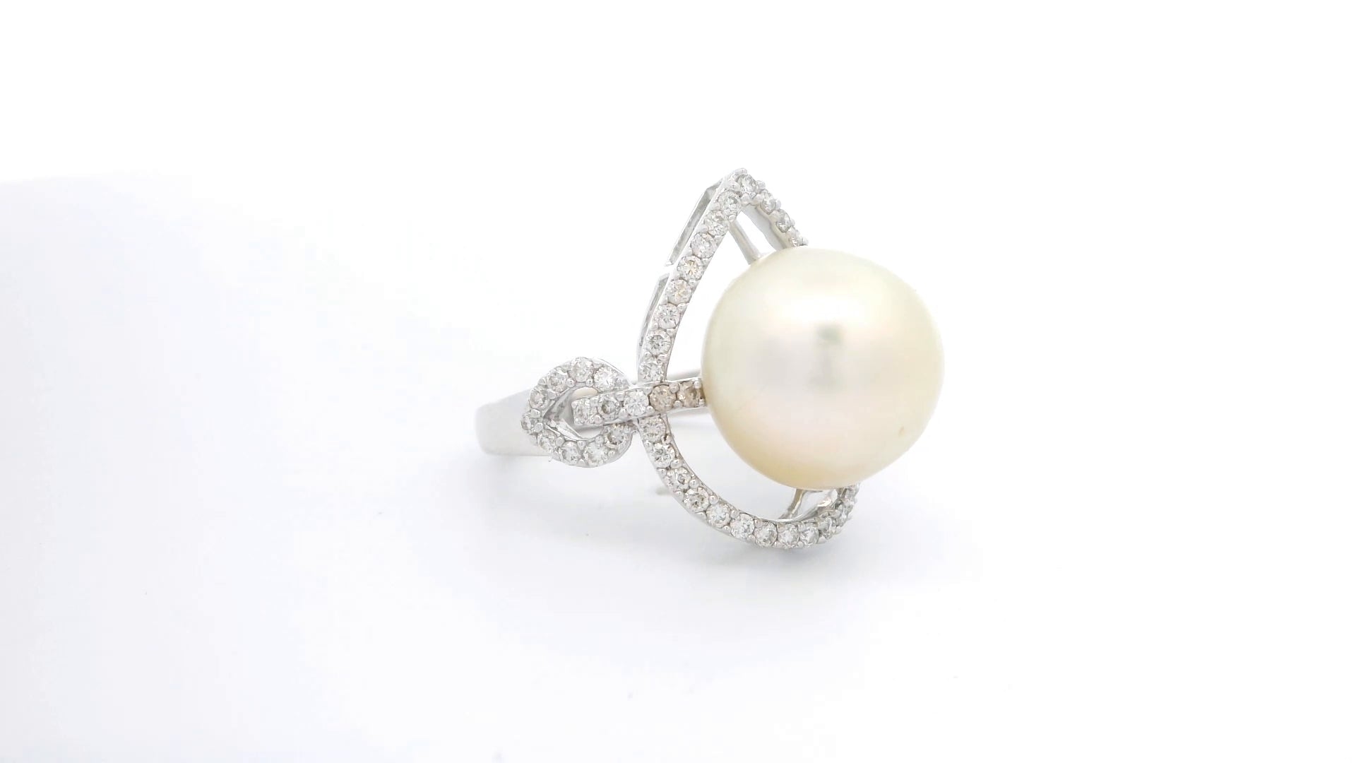 White Gold Cocktail Ring with Round Cabochon Pearl