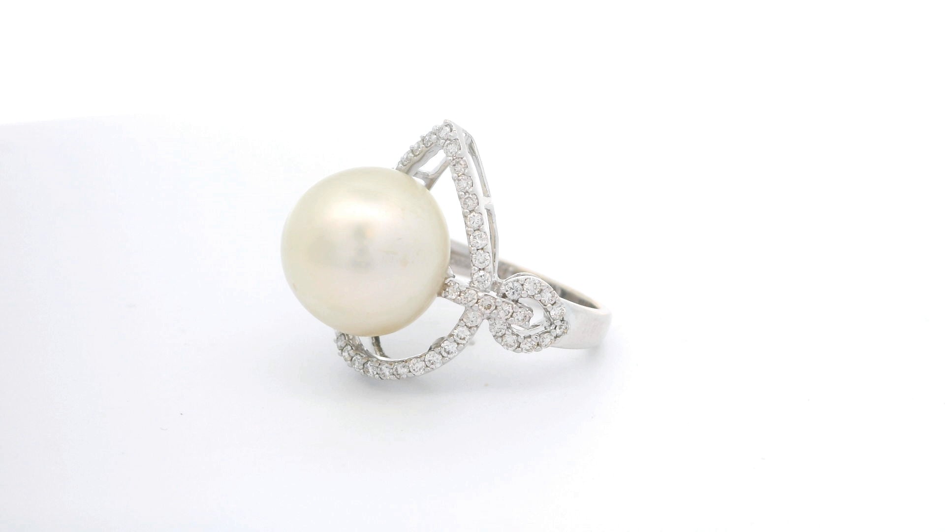 White Gold Cocktail Ring with Round Cabochon Pearl