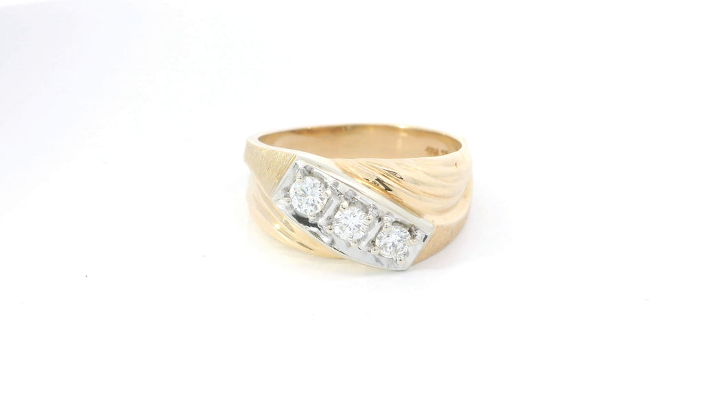 Yellow Gold Ring with Round Brilliant Cut Diamonds
