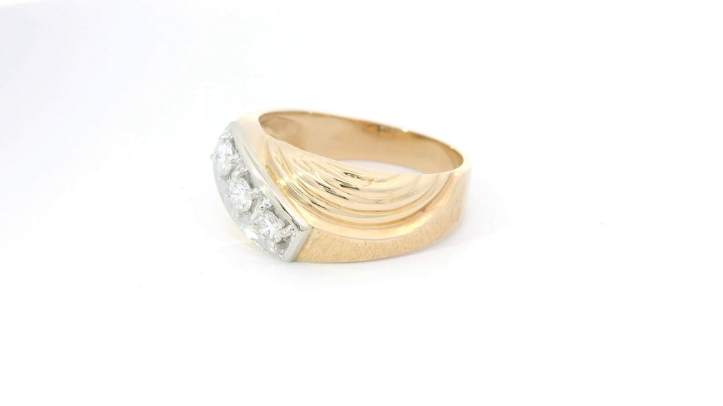 Yellow Gold Ring with Round Brilliant Cut Diamonds