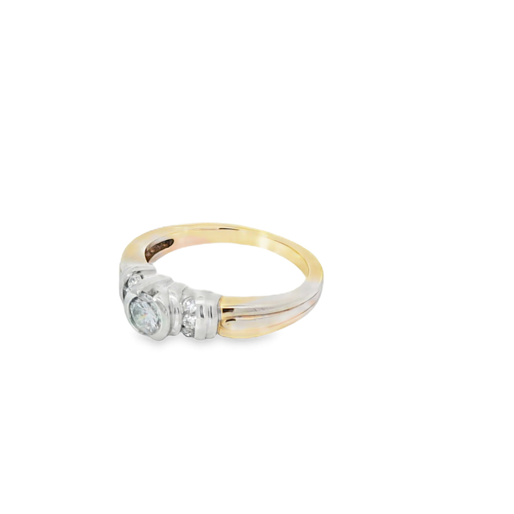 Yellow Gold Multistone Ring with Round Brilliant Diamond