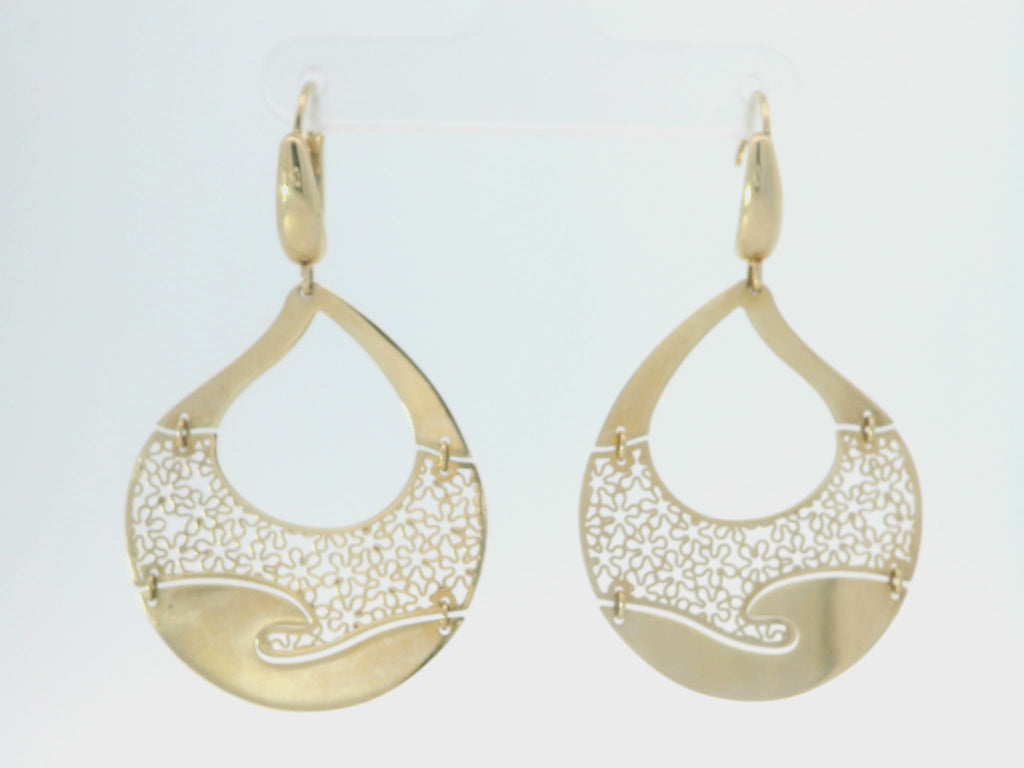 Elegant Gold Filigree Earrings