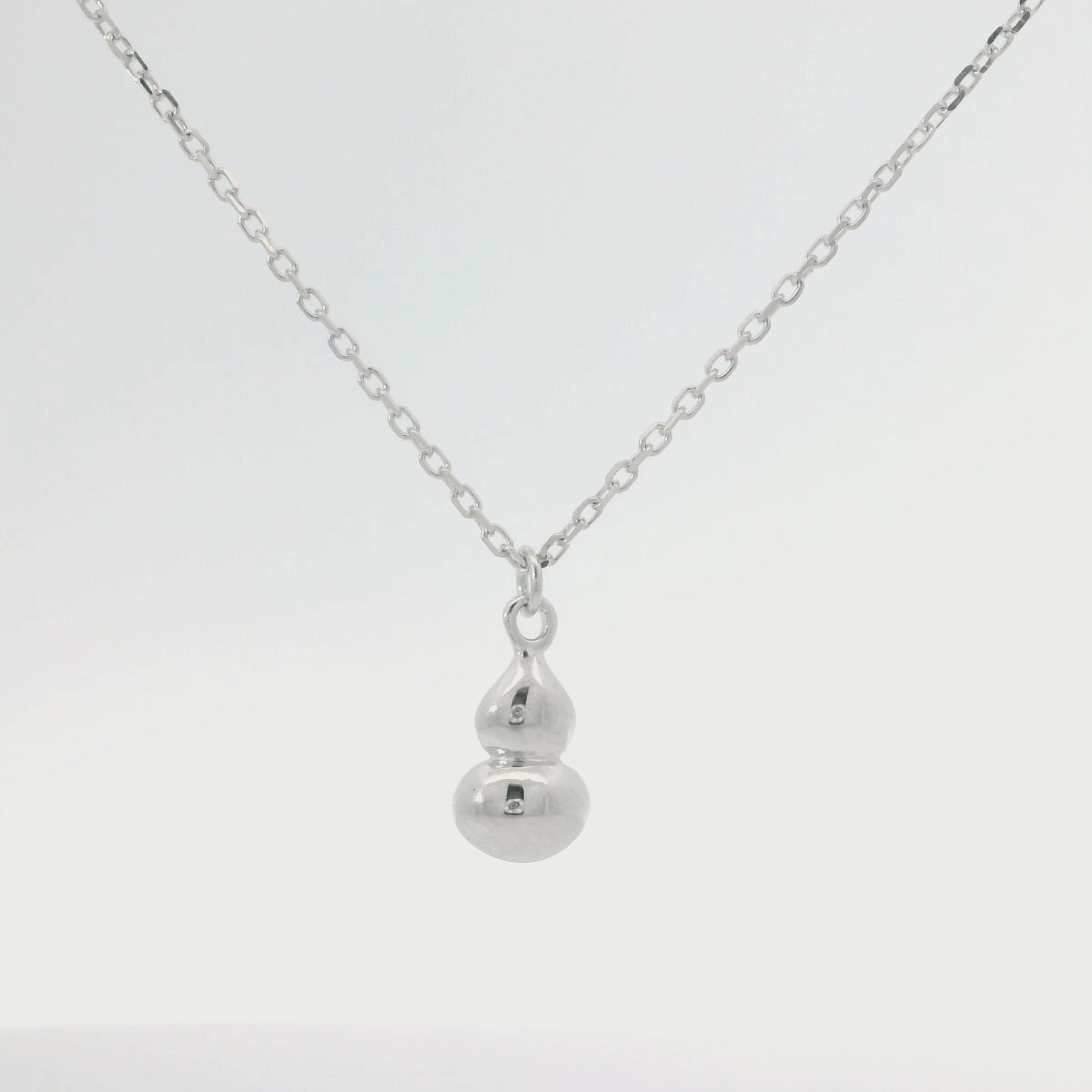 Elegant Silver Pendant Necklace