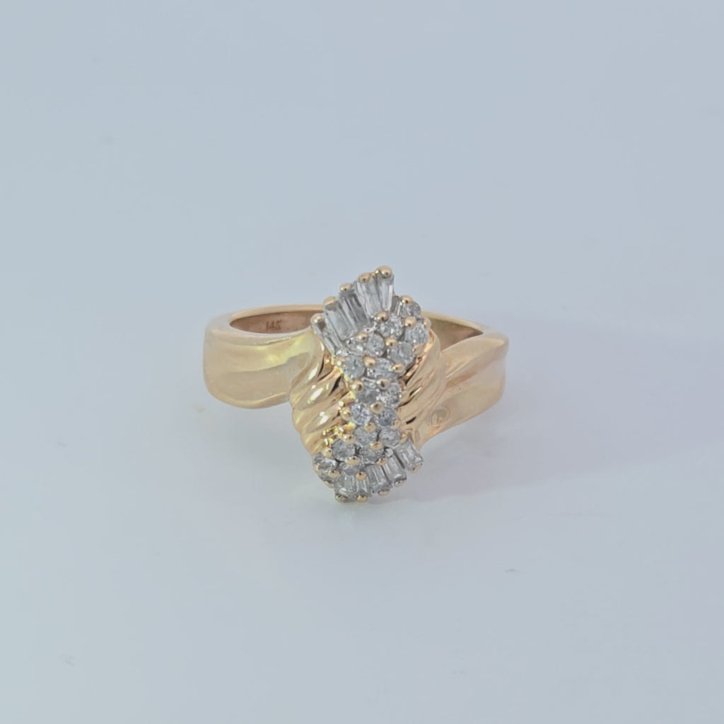 Yellow Gold Multistone Ring with Round Brilliant Diamonds