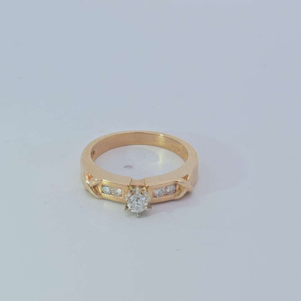 Gold Multi stone Ring with Round Cut Diamond