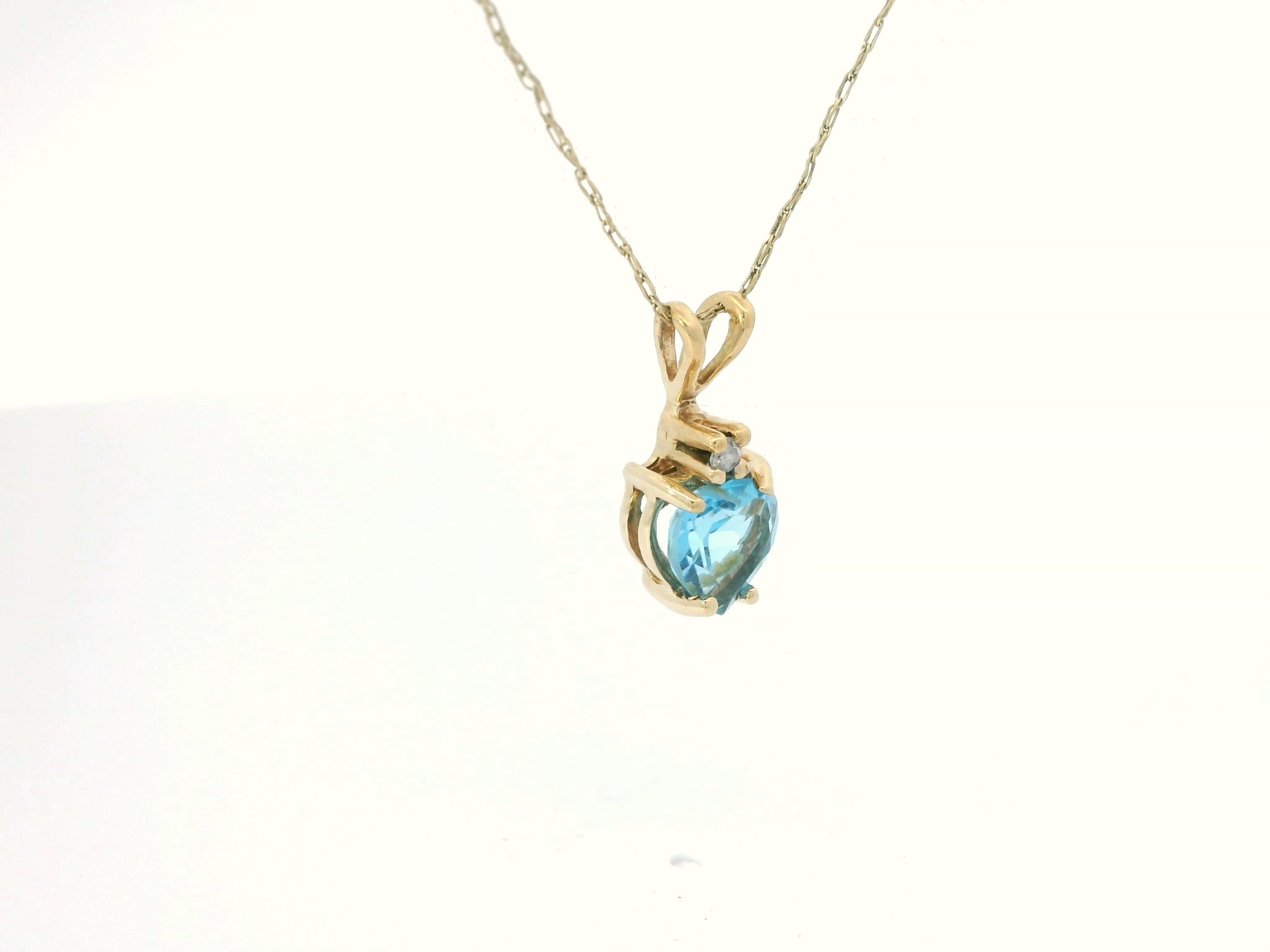 Elegant Blue Gemstone Pendant
