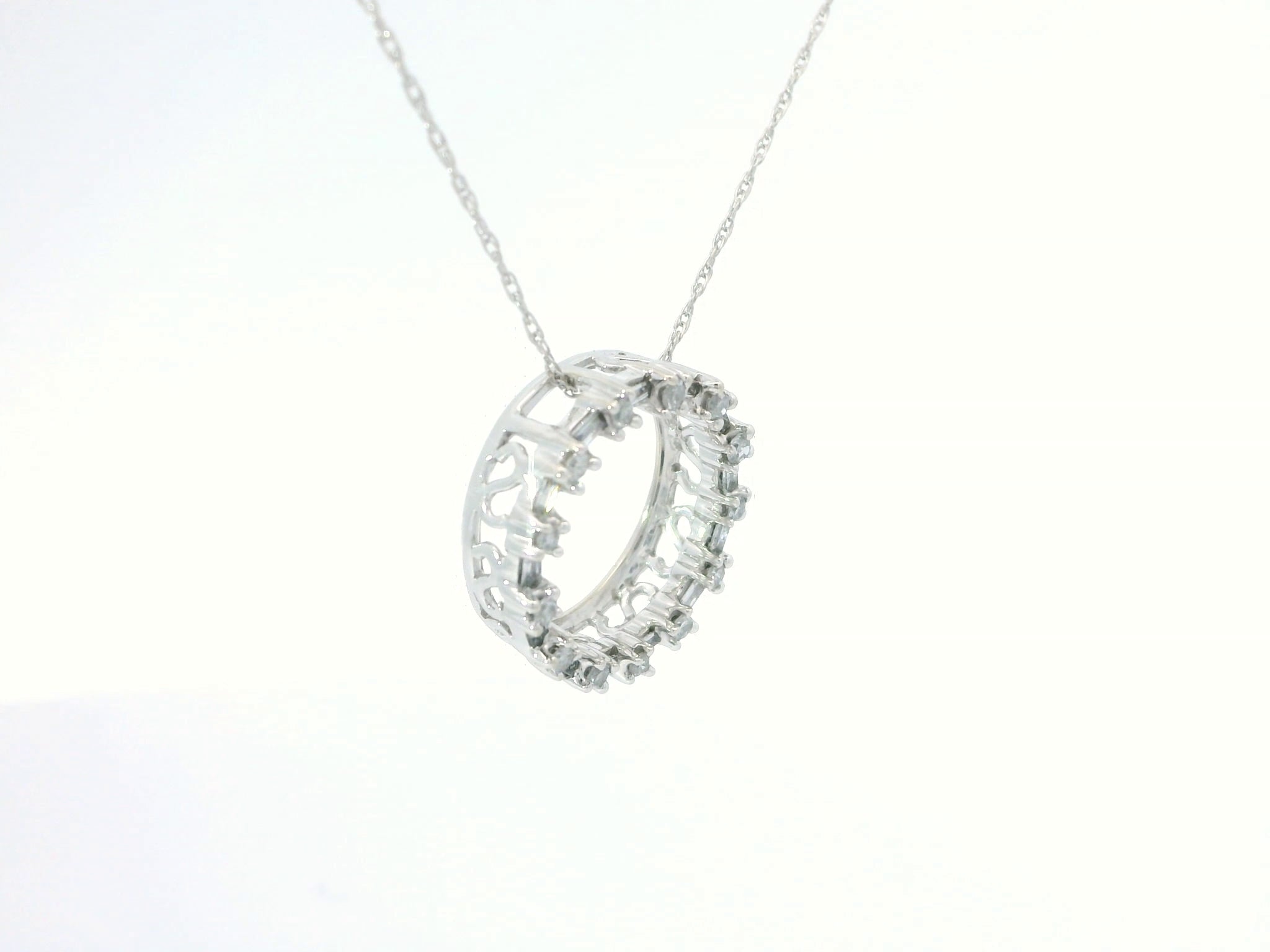 Elegant Diamond Circle Pendant with chain