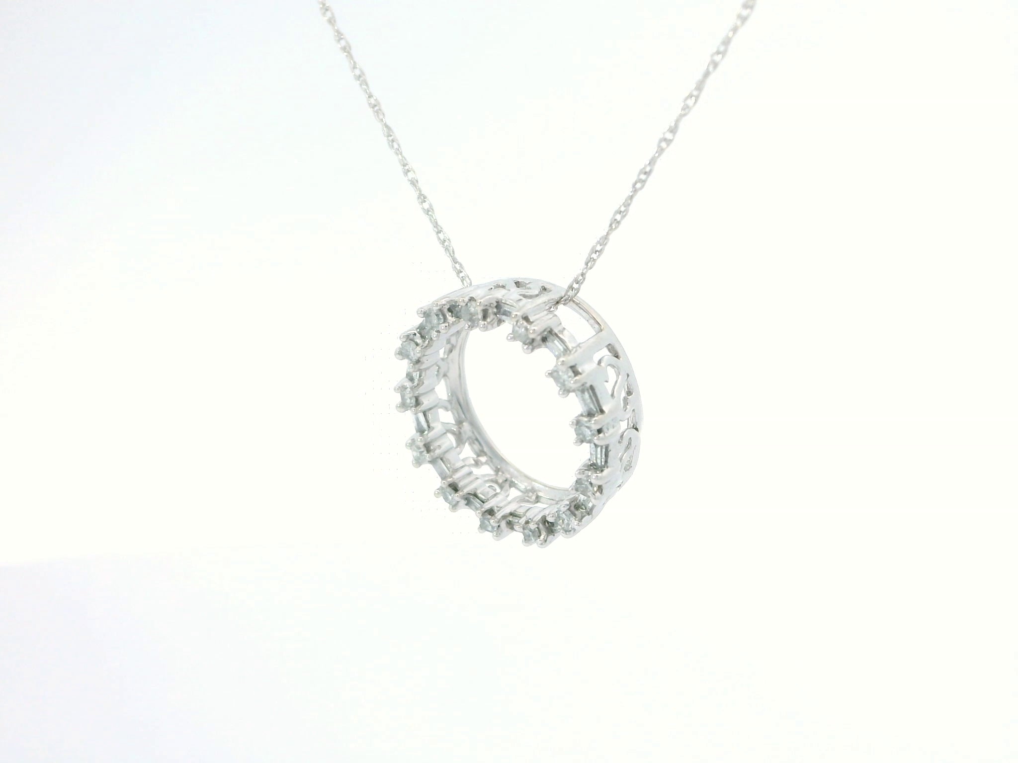 Elegant Diamond Circle Pendant with chain